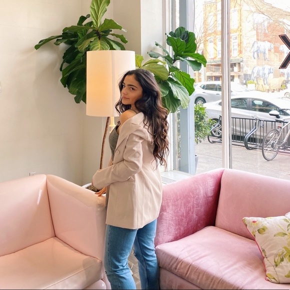 Meet the Posher Other - Meet your Posher, Layan